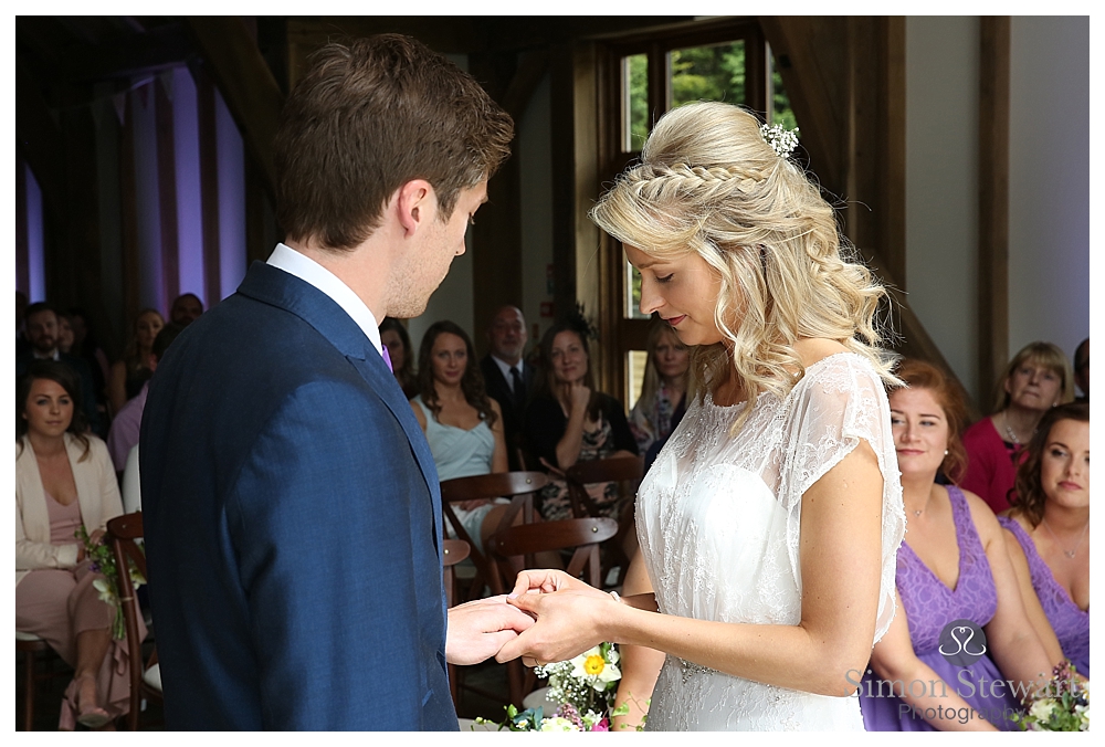 ross-hannahs-beautiful-wedding-brookfield-barn