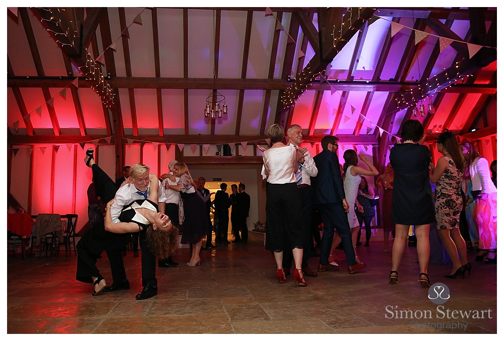 ross-hannahs-beautiful-wedding-brookfield-barn