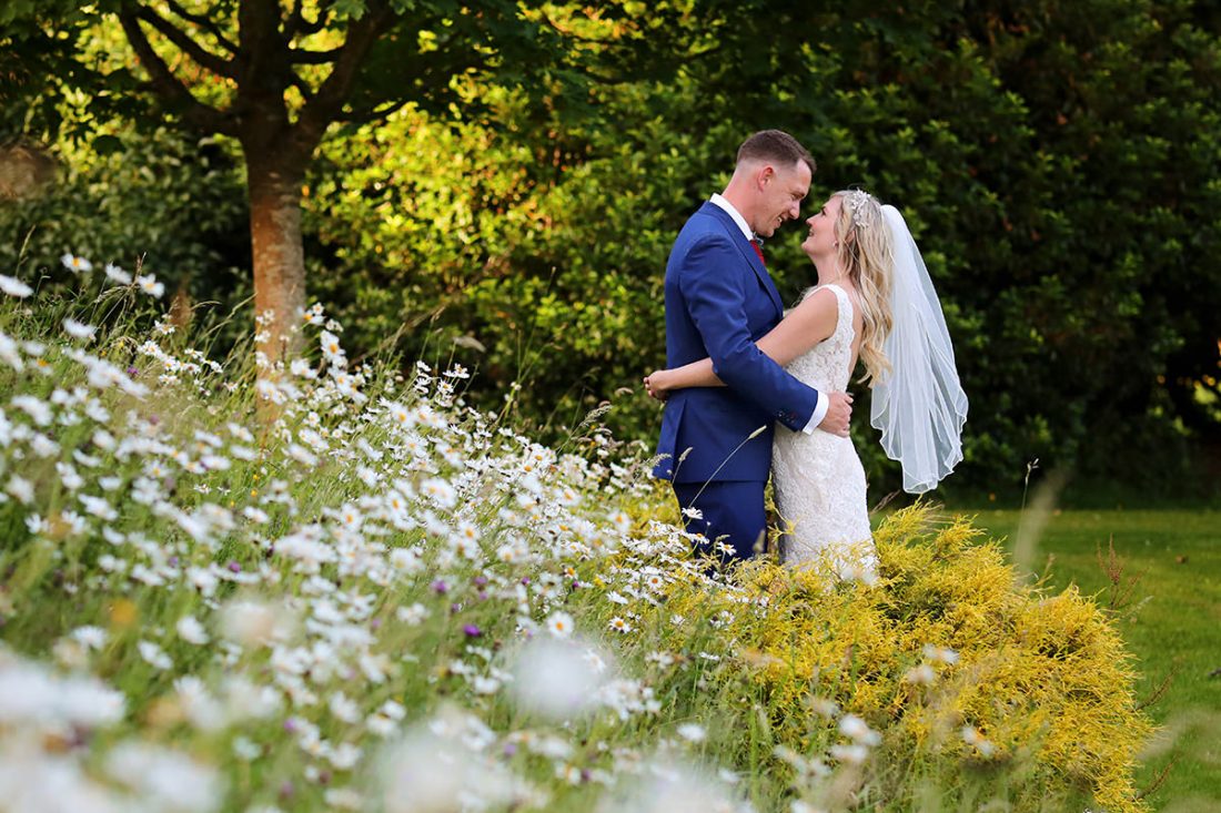 A Beautiful Summer Wedding near Sharpthorne