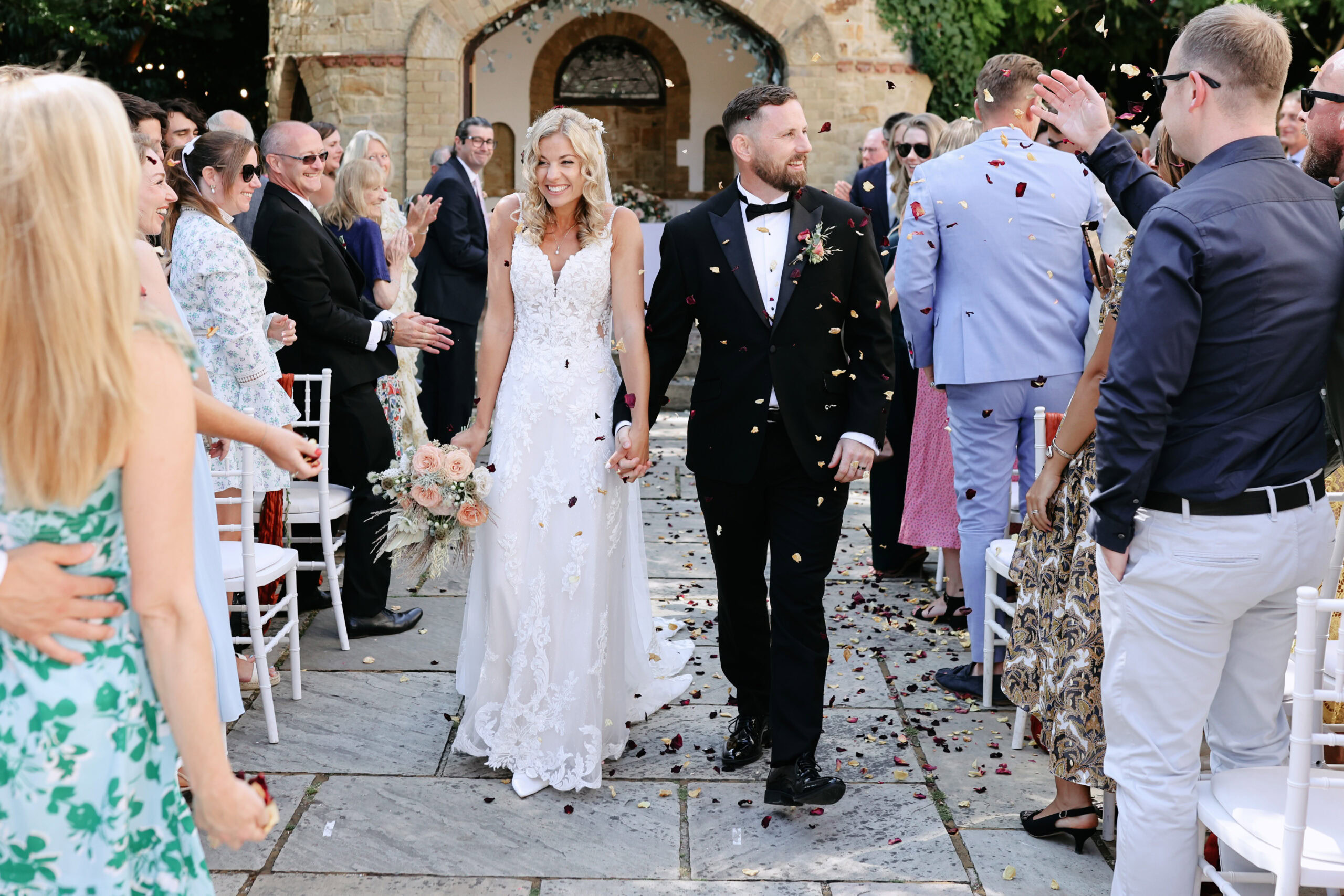 A beautiful Summer Wedding at The Ravenswood