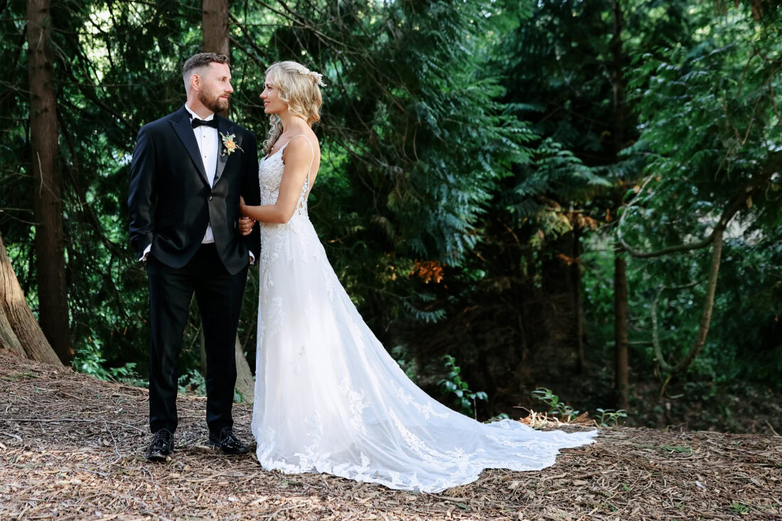 A beautiful Summer Wedding at The Ravenswood